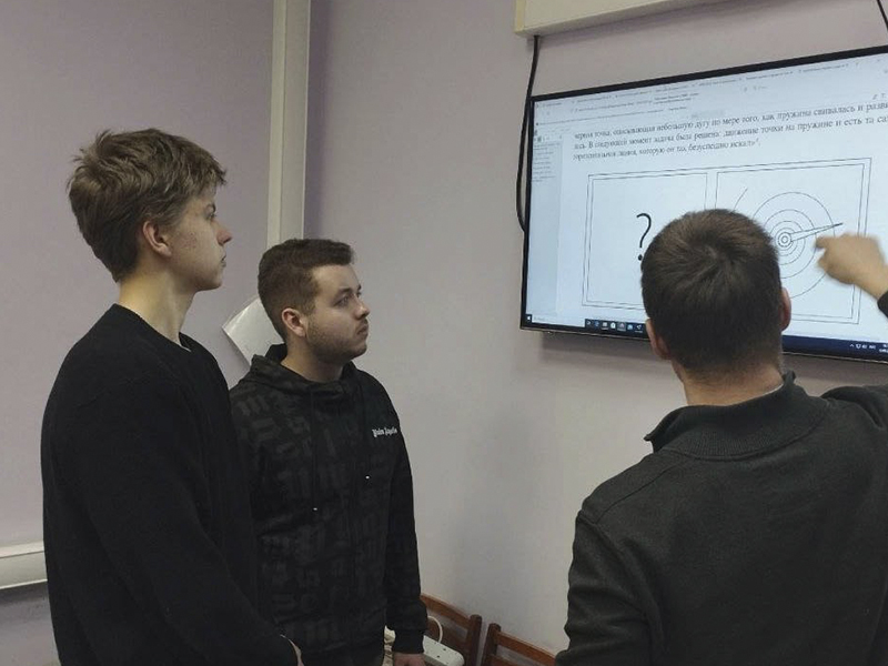 Студенты из Кировской области готовятся к окружному этапу Интеллектуальной олимпиады ПФО.