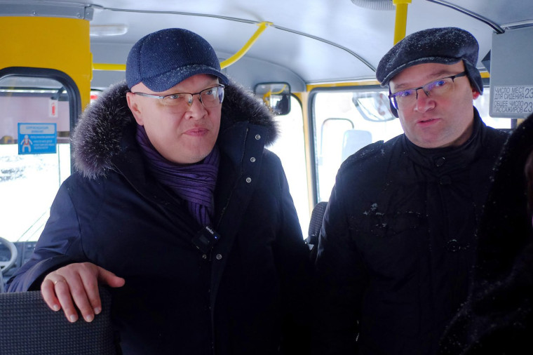 В муниципалитеты Кировской области отправятся 19 новых школьных автобусов. В муниципалитеты Кировской области отправятся 19 новых школьных автобусов.